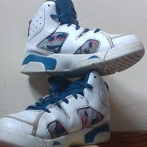 Air Jordan  Retro GS Youth Sneakers